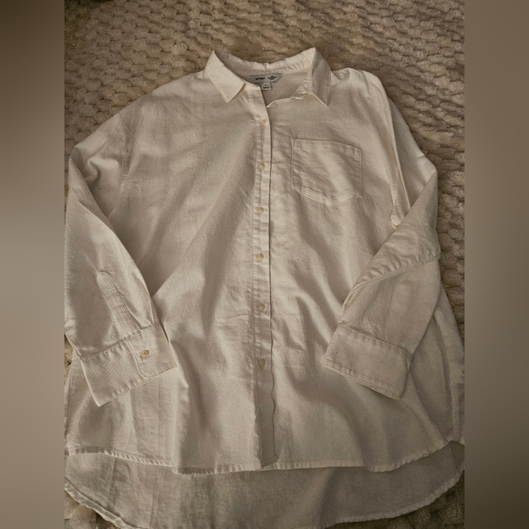 Old Navy Tops - NWOT Button-down Shirt